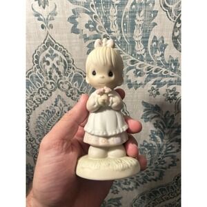 Vintage Precious Moments "Mommy I Love You" 112143 Enesco 1987 Girl with Flowers